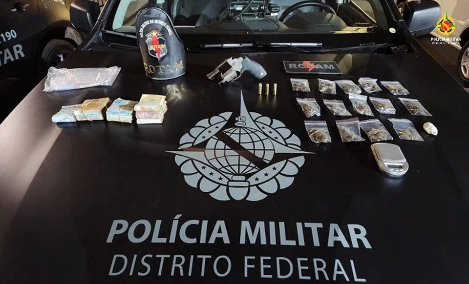 Adolescente é apreendido no DF com supermaconha, arma e R$ 12,5 mil